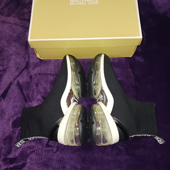 Michael Kors Olympia Knit Bootie - Picture 9 of 11